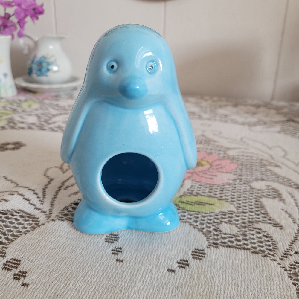 Derpy Penguin Plant Sitter Blue